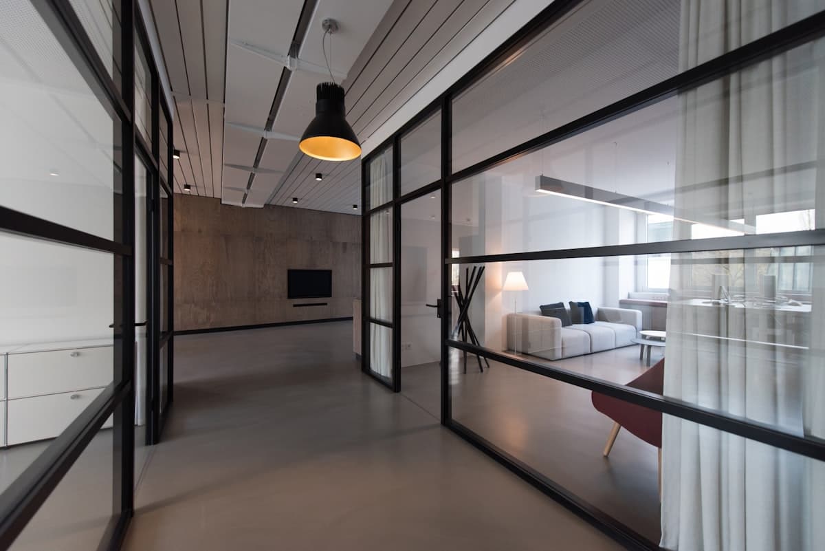 Sede Tecnológica 600 m² — Av. Cortes Valencianas